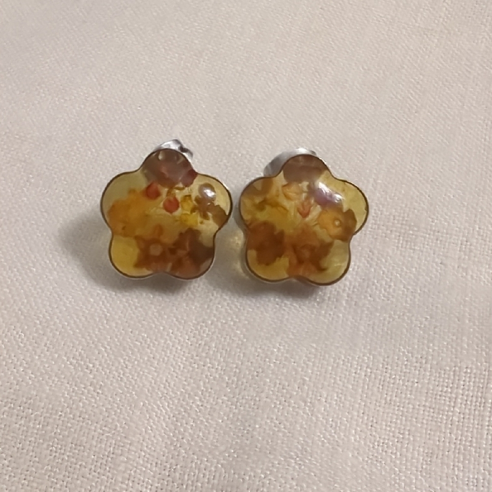 Vintage Sterling Silver Real Set Flowers In Lucite Bezel Set Widow Stud Earrings